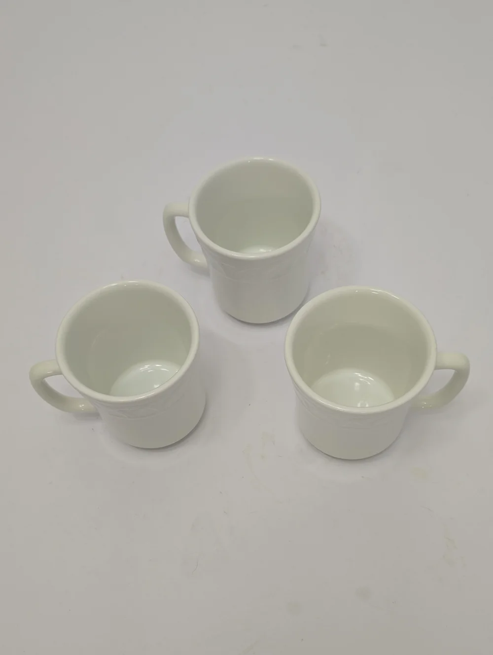 Vintage Pier 1 Set Of 3 Basket Relief Cups Mugs Made In Italy White Ceramic